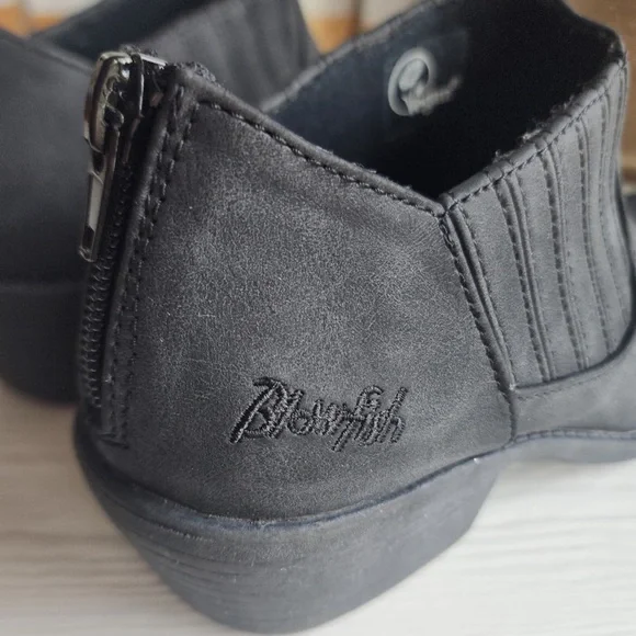 Size 8- Blowfish Malibu Vegan Ankle Western Cowboy Boots Booties- black - Picture 6 of 9